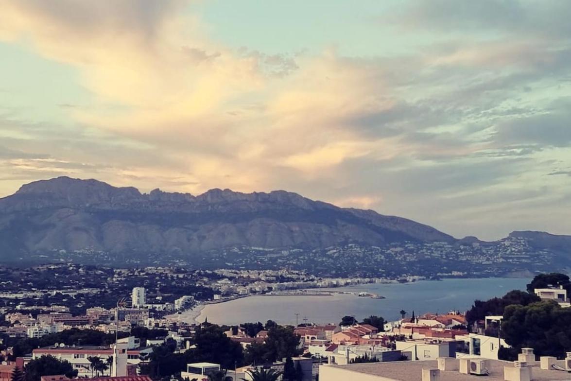 Magnificent View And Pool Villa El Albir Luaran gambar